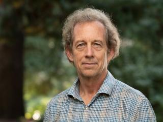 Headshot of Dr. Stephen Golledge.