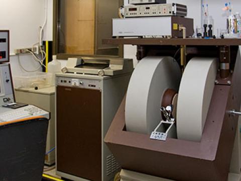 Bruker EleXsys E-500-A EPR Spectrometer